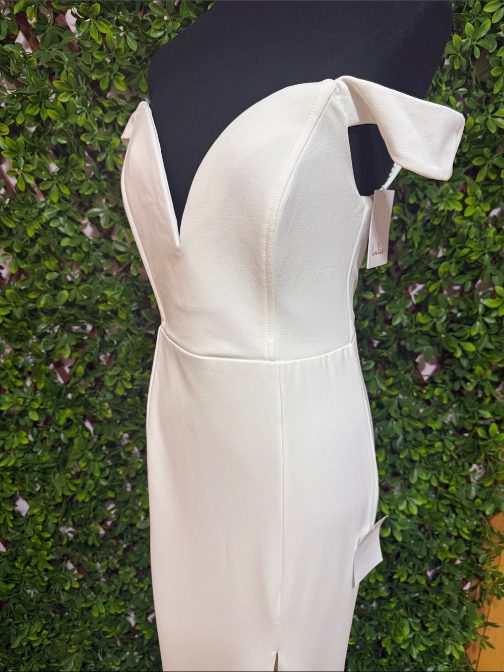 NWT-Idyllic Perfection White Plunge Sleeveless Mermaid Maxi Dress - Picture 9 of 15